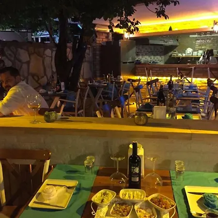住宿加早餐酒店 Canluca 伊兹密尔